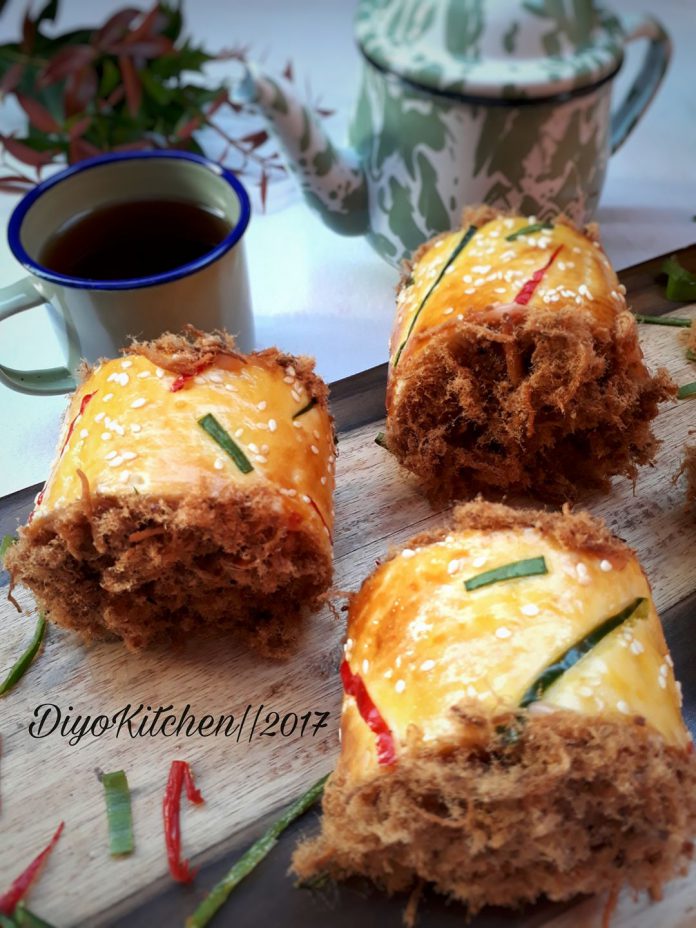 Beef Floss Roll Bread by Aisyah Di'Yo