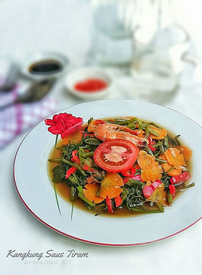 Kangkung Saus Tiram by Wardiana Dhana Kangkung Saus Tiram by Wardiana Dhana
