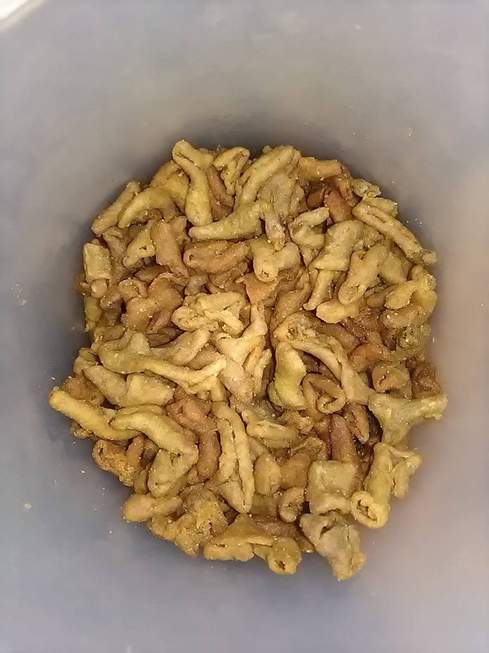 Keripik Usus Ayam Kriuk by Sinta Agus Setyanie