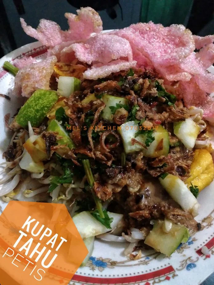 Kupat Tahu Petis by Melany Sam's