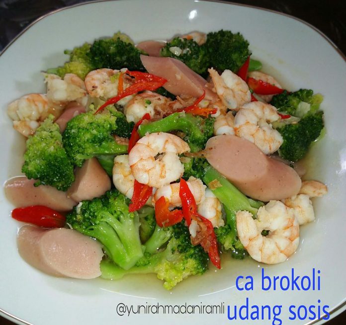 Ca Brokoli Udang Sosis by Yuni Rahmadani
