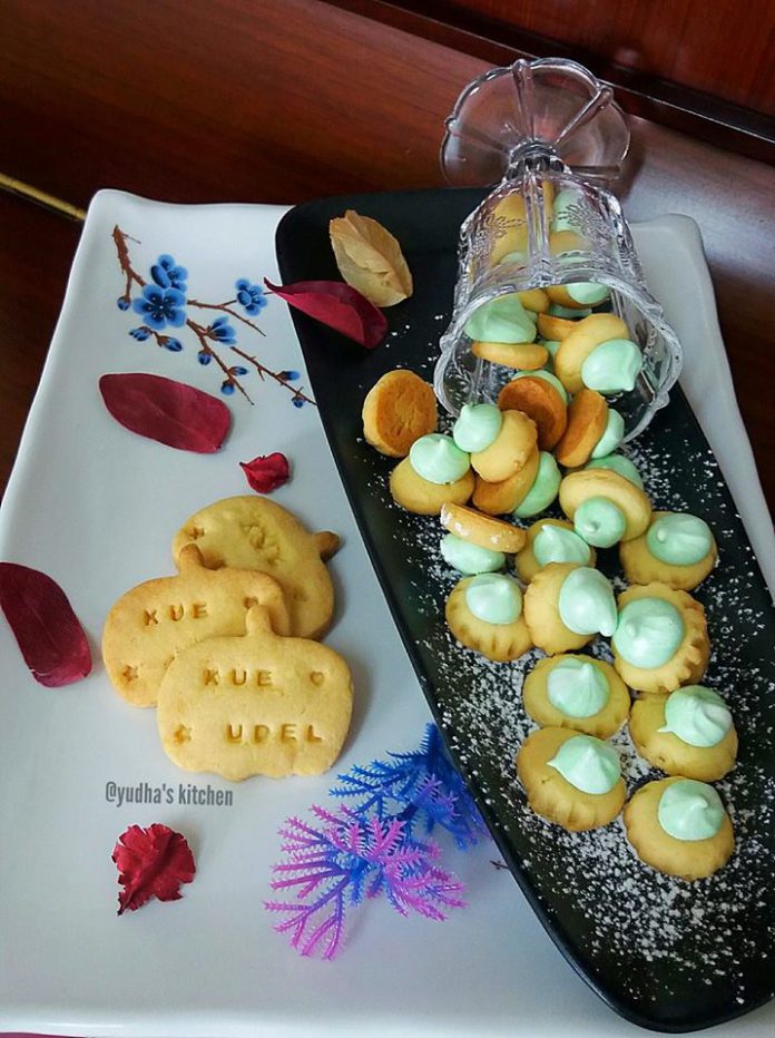Iced Gem Biscuits by Yuda's Kitchen Iced Gem Biscuits by Yuda's Kitchen