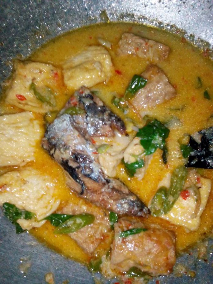 Pindang Tongkol Kuah Santan by Arsa Nunik Pindang Tongkol Kuah Santan by Arsa Nunik