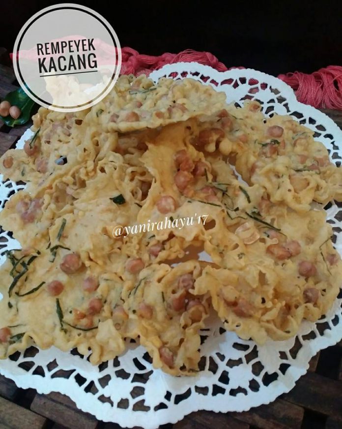 Rempeyek Kacang by Yani Rahayu Rempeyek Kacang by Yani Rahayu