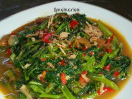Tumis Kangkung Terasi by Yuni Rahmadani