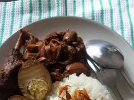 Gudeg Jogja by Laras Saptarini