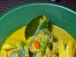Gulai Ikan Asin Duri Campur Nenas by Iin Sugianti
