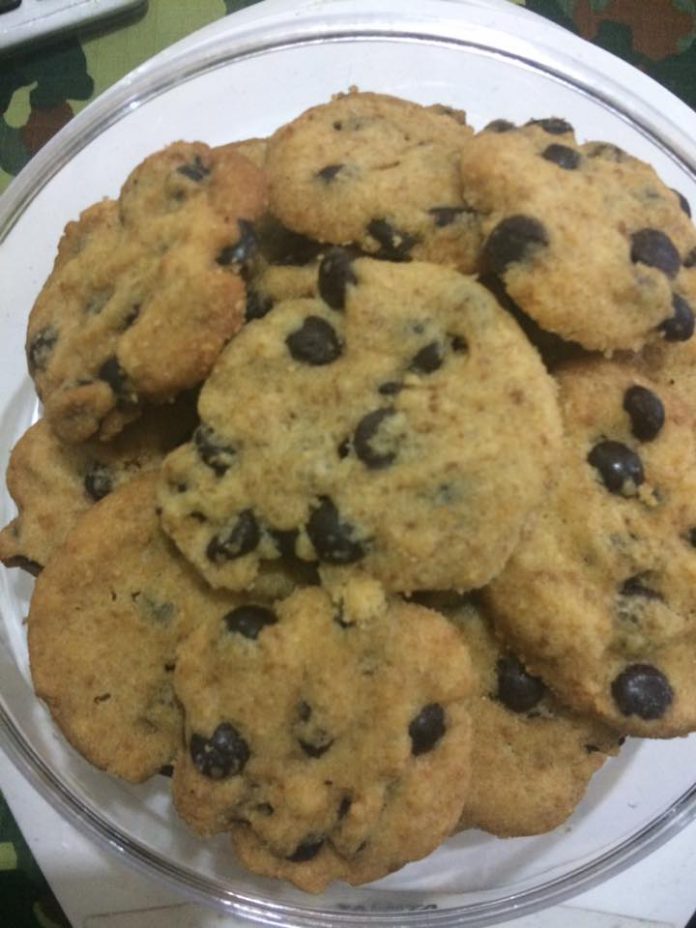 Soft Chocolate Chips Cookies by Bunda Sheila Uwie