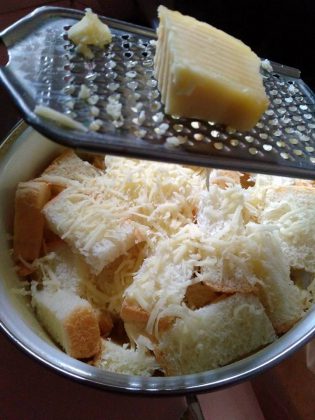 Kue Roti Tawar Keju Meses by Nina Fauziah Nuraini - camilan homemade, camilan praktis, olahan kue