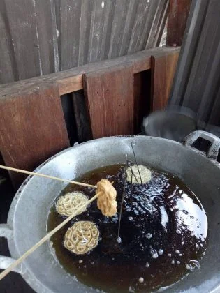 Kue Kembang Loyang by Demina Rahmayani 1