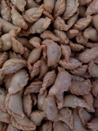 Pastel Abon by Qaa Rika