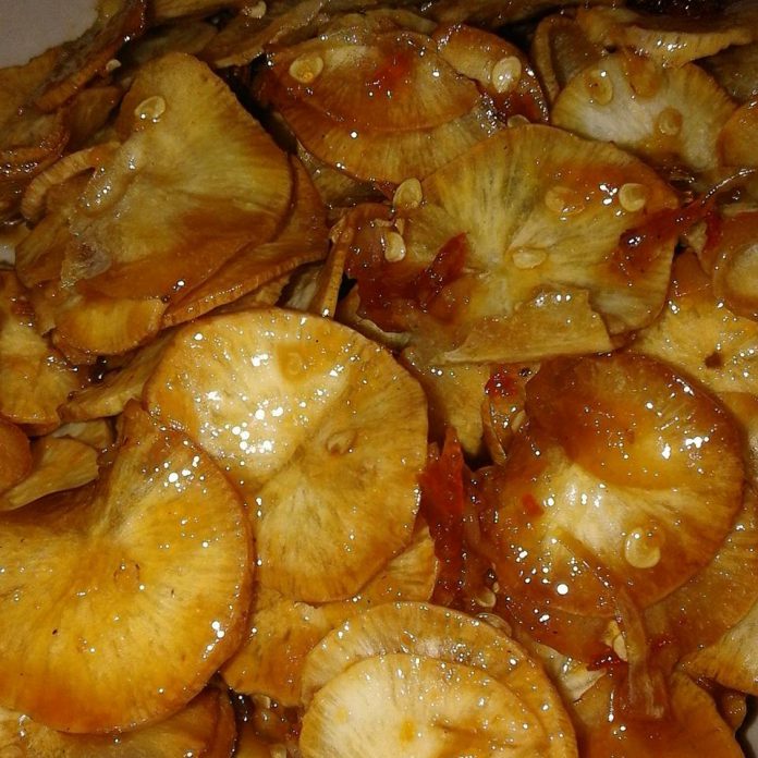 Kripik Singkong Pedas Manis by Lya Bundae Zahra Kripik Singkong Pedas Manis by Lya Bundae Zahra