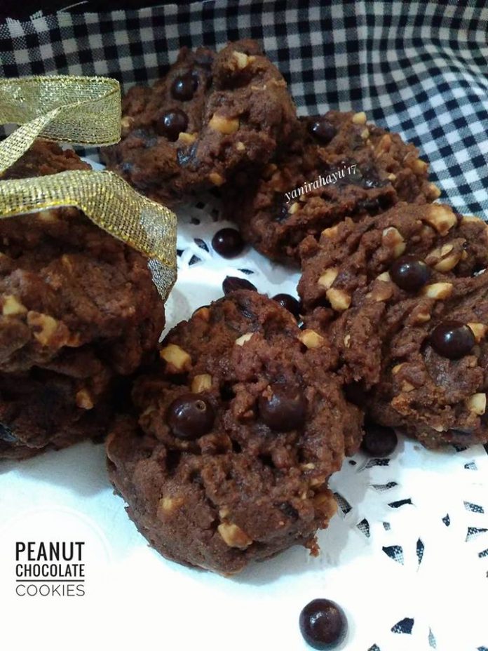 Peanut Chocolate Cookies by Yani Rahayu Peanut Chocolate Cookies by Yani Rahayu