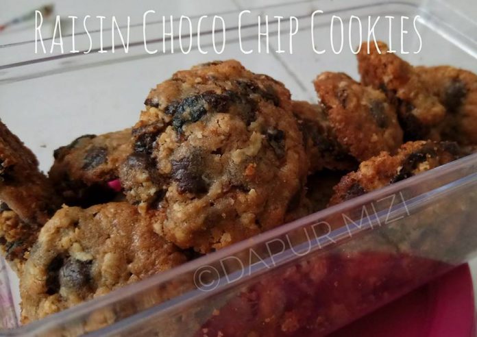 Raisin Choco Chip Cookies by Rizqi Amalia Raisin Choco Chip Cookies by Rizqi Amalia