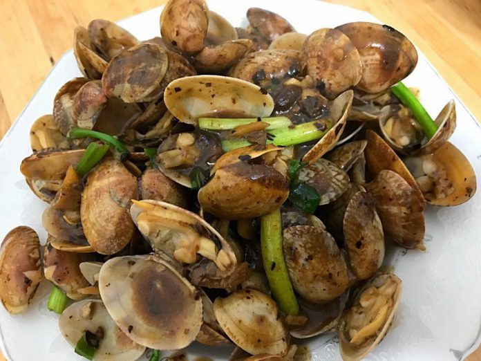 Kerang Masak Bumbu Tausi(Kedelai Hitam) by Ekha Fajar Kartika Kerang Masak Bumbu Tausi(Kedelai Hitam) by Ekha Fajar Kartika