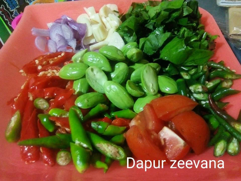 bahan Ikan Peda Tumis Daun Melinjo by Zeevana