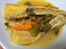 Asem-asem Kepala Ikan Patin by Abigael Samsi Pagatiku