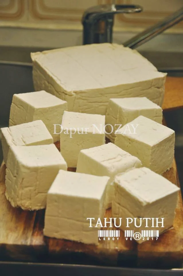 Tahu Putih by Vetrarini Leroy -