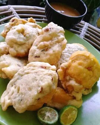 Tahu Aci by Wikeu Putri