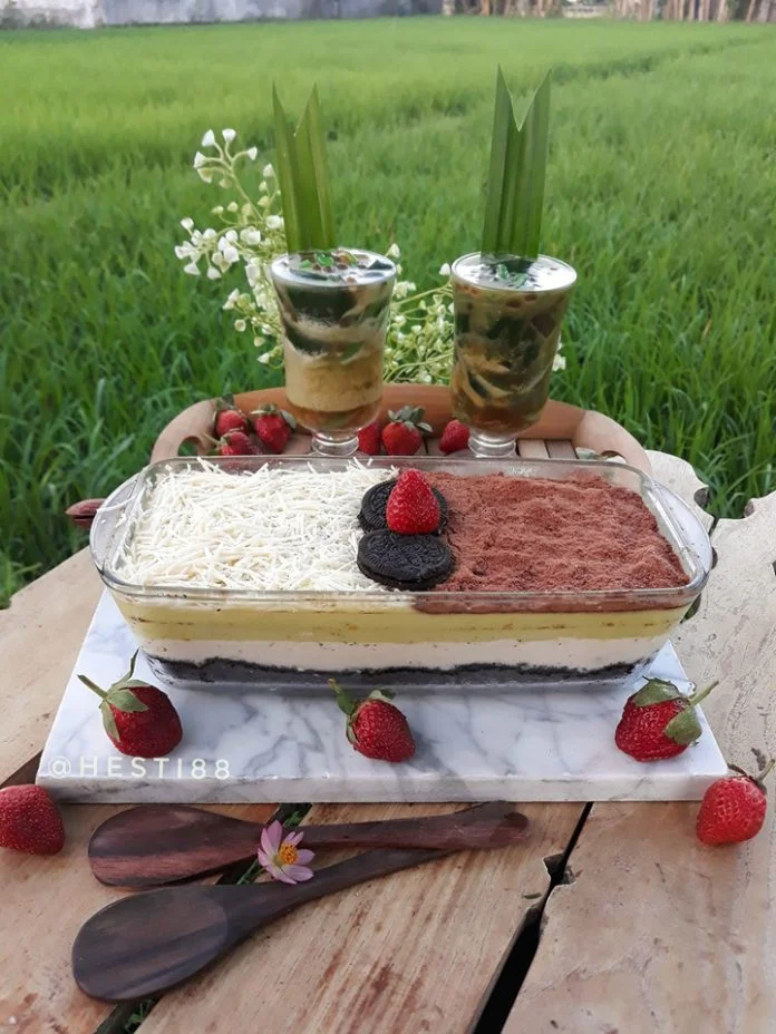 Avocado Oreo by Hesti Artomoro