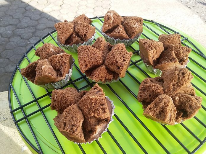 Bolu Kukus Mekar Moka by Ni Ketut Suarmini Bolu Kukus Mekar Moka by Ni Ketut Suarmini