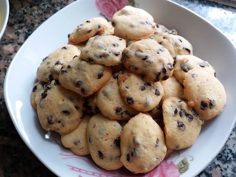 Chocochips Cookies by Arum Sari