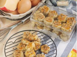 GARLIC CHEESE COOKIES by Pingkan R. Aditya