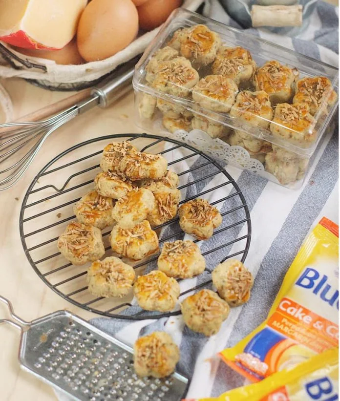 GARLIC CHEESE COOKIES by Pingkan R. Aditya GARLIC CHEESE COOKIES by Pingkan R. Aditya