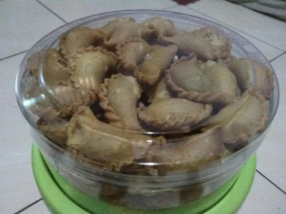 Pastel Mini Isi Abon by Siti Masitoh - camilan homemade, camilan mini, jajanan anak, jajanan homemade, olahan abon