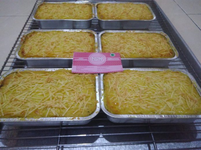 Pastel Tutup by Ratna Sari Anggraini