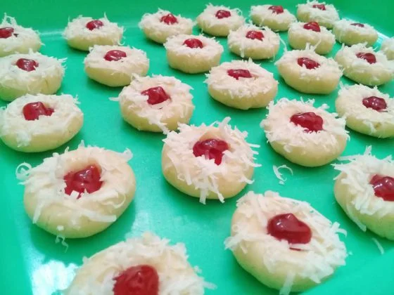 RESEP STRAWBERRY THUMBPRINT TANPA OVEN TANPA MIXER by Ummu Umar 3