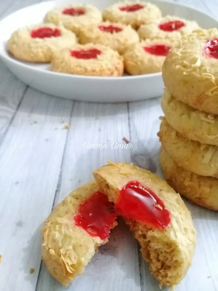 RESEP STRAWBERRY THUMBPRINT TANPA OVEN TANPA MIXER by Ummu Umar