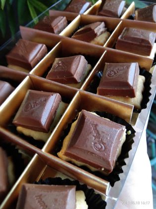 Royal Cadbury Cookies by Ain Novie Ain - camilan homemade, jajanan homemade, olahan coklat, resep viral