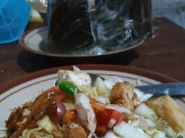 Tahu Acar by Dinarasokya Larasati