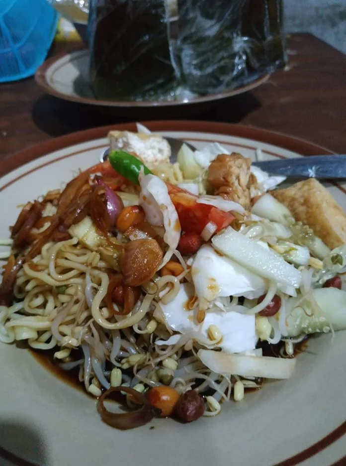 Tahu Acar by Dinarasokya Larasati