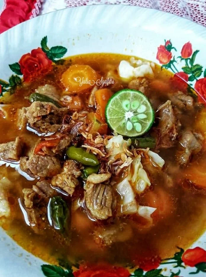 Tongseng sapi bening by Lieya Rusmanto