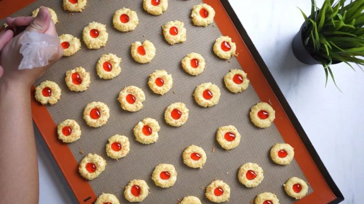 Resep dan Cara membuat Strawberry Thumbprint Cookies by Hendraacen 3