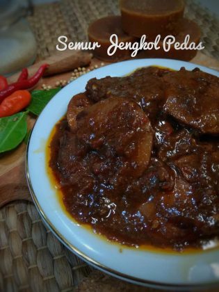 SEMUR JENGKOL PEDAS MANTAP by Ummu Almer 3