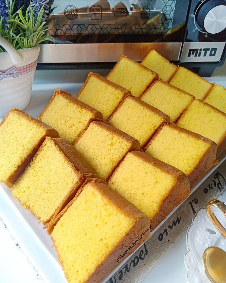 CAKE KUNING TELUR aka cake Jadul by Vita Lim