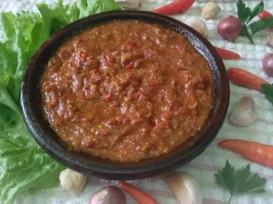 Sambel pecel lele by Nur Afiatun - kuliner nusantara, olahan sambel, pecel lele
