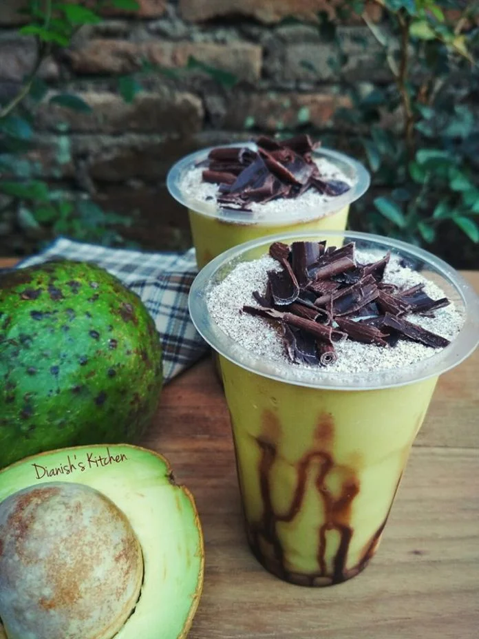 Avocado Coffelatte by Dianish's Kitchen