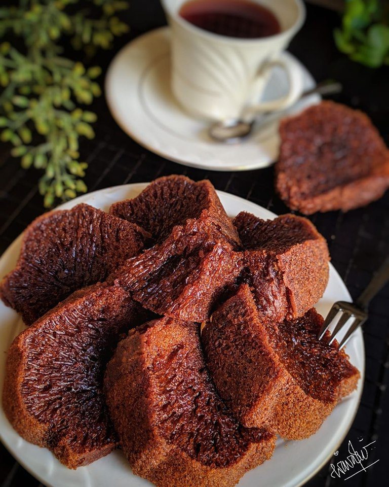 Caramel Cake/ Bolu Sarang Semut by Wawa Wiati