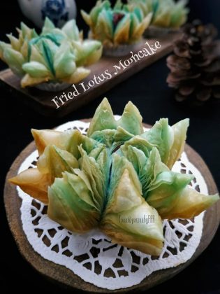 Fried lotus mooncake by Tri Yunianti