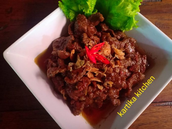 LAPIS DAGING by Tiek Metiara As'ad