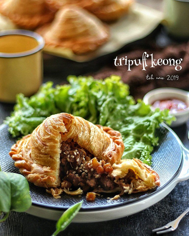 Tripuff keong by Rumah Kue Tenrilangi