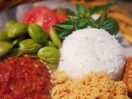 AYAM GORENG KREMES by Dianish's Kitchen