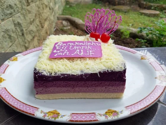 Bolu Lapis Taro Ombre by Santi Dwiyanti