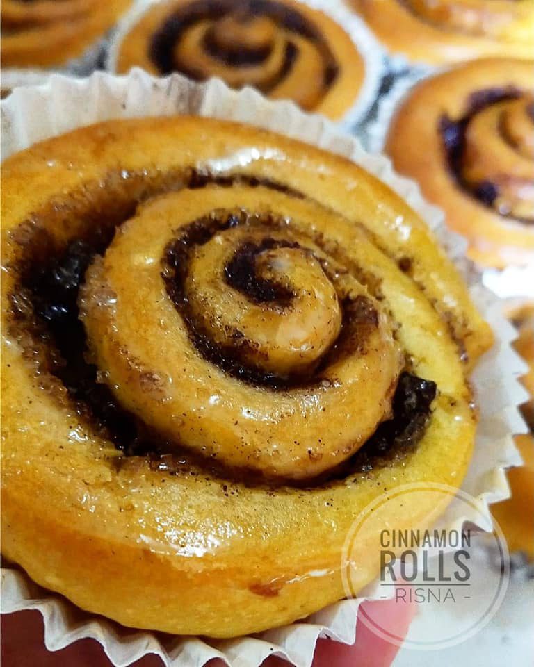 Cinnamon Rolls by Milea Dilan