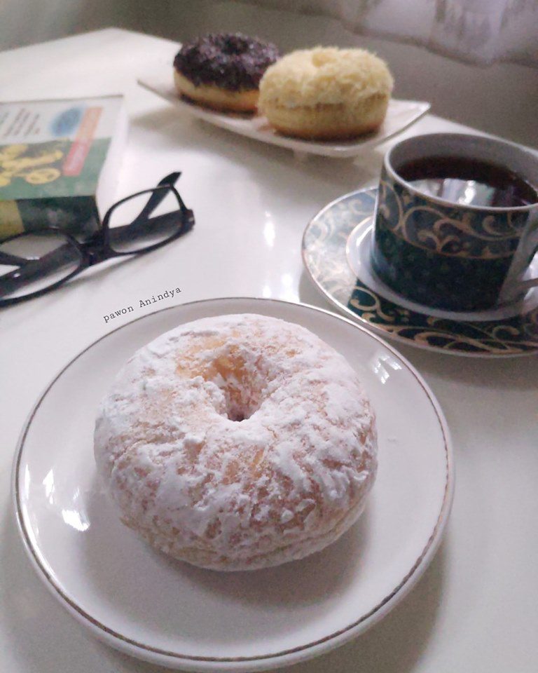DONUT by Ani PawonAnindya