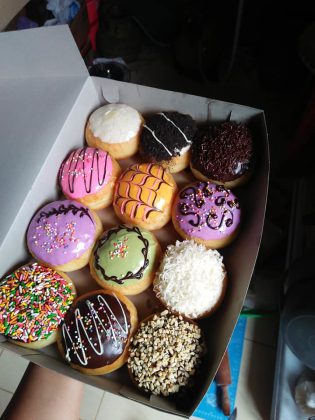 DONUTS by Arry Wahyuni Suandi 1